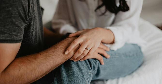 What to Say (and Not Say) to Someone Who Feels Hopeless